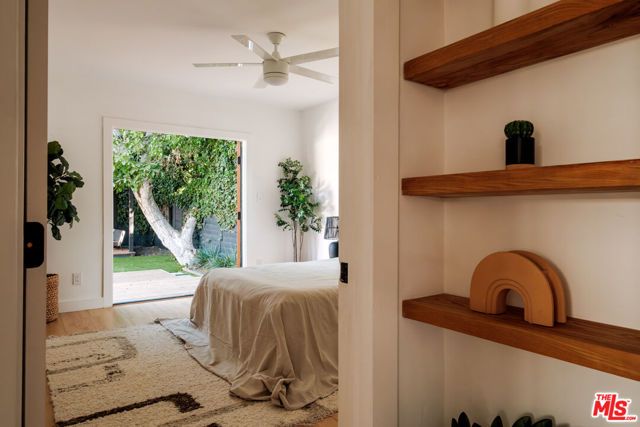 5922 4th Avenue, Los Angeles, CA 90043