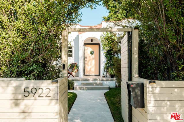 5922 4th Avenue, Los Angeles, CA 90043