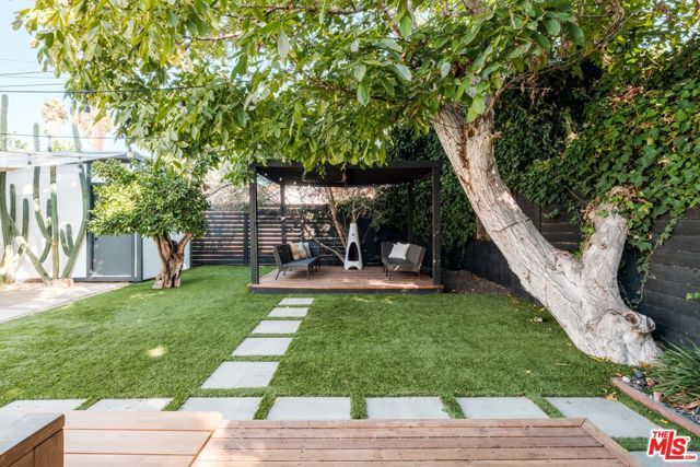 5922 4th Avenue, Los Angeles, CA 90043