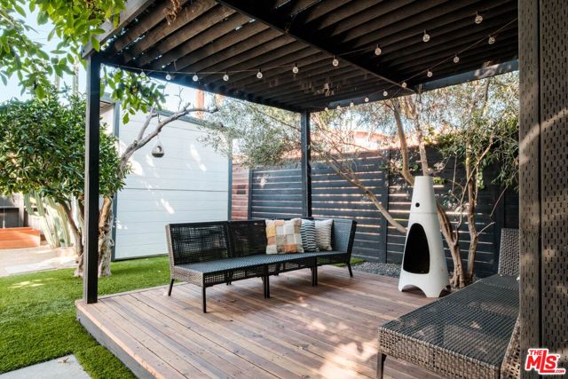 5922 4th Avenue, Los Angeles, CA 90043