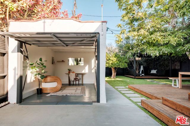 5922 4th Avenue, Los Angeles, CA 90043