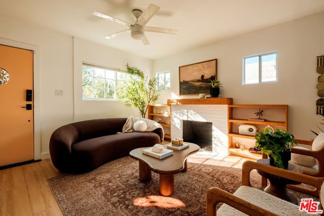 5922 4th Avenue, Los Angeles, CA 90043