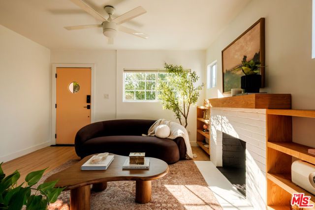 5922 4th Avenue, Los Angeles, CA 90043