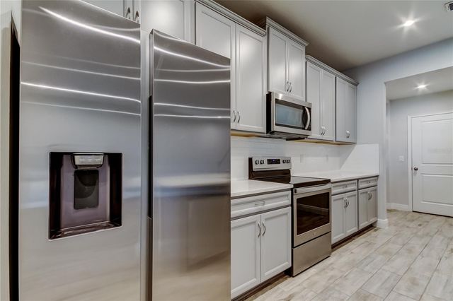 17623 LEDGER LINE LANE, Lutz, FL 33558