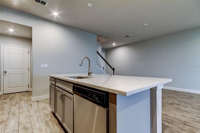 17623 LEDGER LINE LANE, Lutz, FL 33558