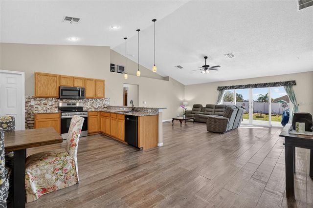 2212 LAKE POINTE CIRCLE, Leesburg, FL 34748