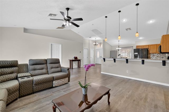 2212 LAKE POINTE CIRCLE, Leesburg, FL 34748