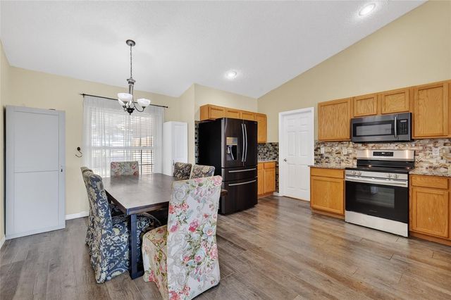 2212 LAKE POINTE CIRCLE, Leesburg, FL 34748