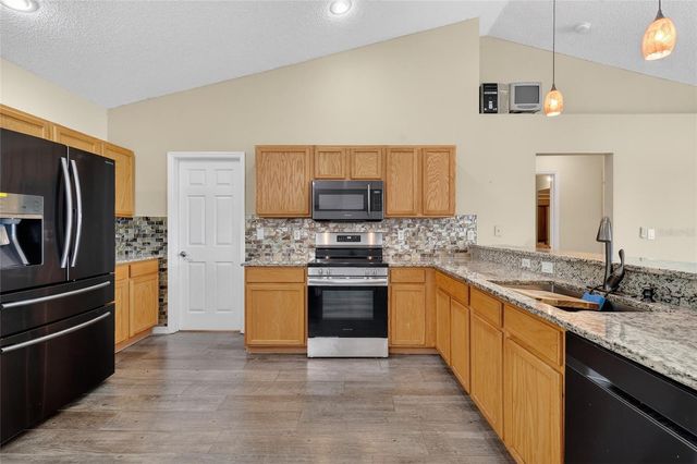 2212 LAKE POINTE CIRCLE, Leesburg, FL 34748