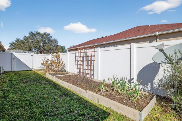 2212 LAKE POINTE CIRCLE, Leesburg, FL 34748