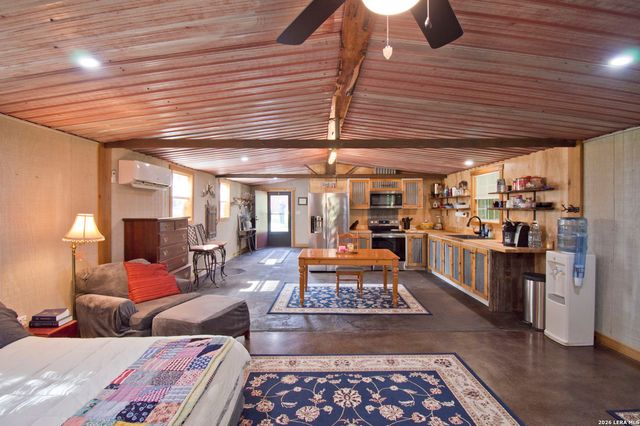 702 E Schubert, Fredericksburg, TX 78624