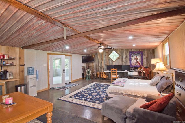 702 E Schubert, Fredericksburg, TX 78624