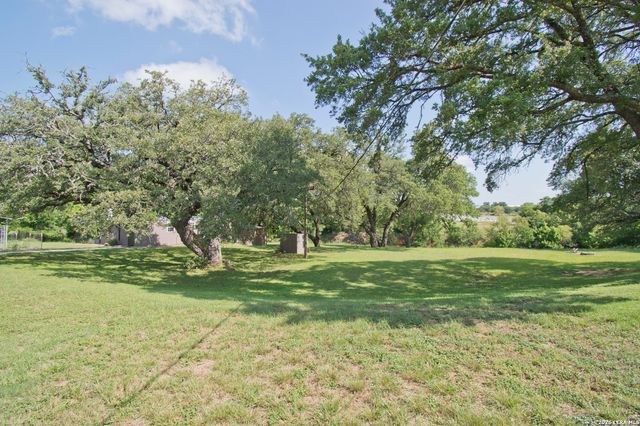 702 E Schubert, Fredericksburg, TX 78624