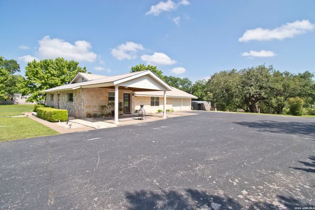 702 E Schubert, Fredericksburg, TX 78624