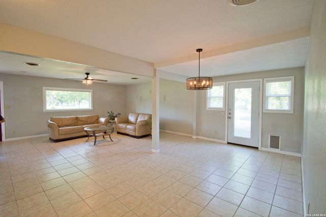 702 E Schubert, Fredericksburg, TX 78624