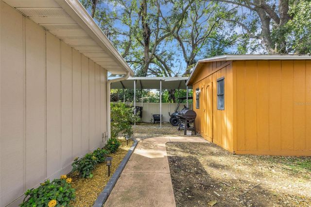 1522 ECKART DRIVE, Winter Haven, FL 33881