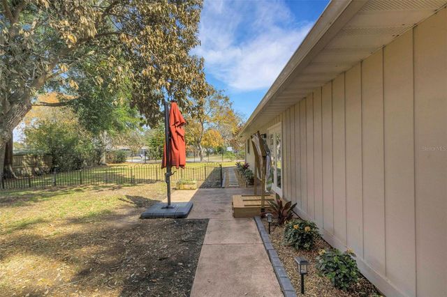 1522 ECKART DRIVE, Winter Haven, FL 33881