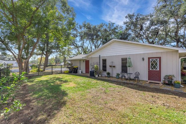 1522 ECKART DRIVE, Winter Haven, FL 33881