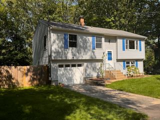 129 Valley Road, Groton, CT 06340