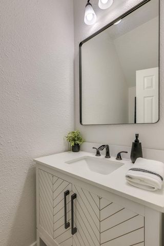 8304 Bradford Edward CV B, Austin, TX 78759