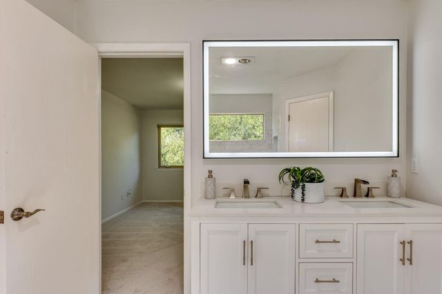 8304 Bradford Edward CV B, Austin, TX 78759