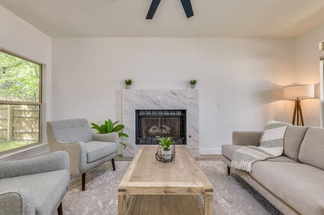 8304 Bradford Edward CV B, Austin, TX 78759