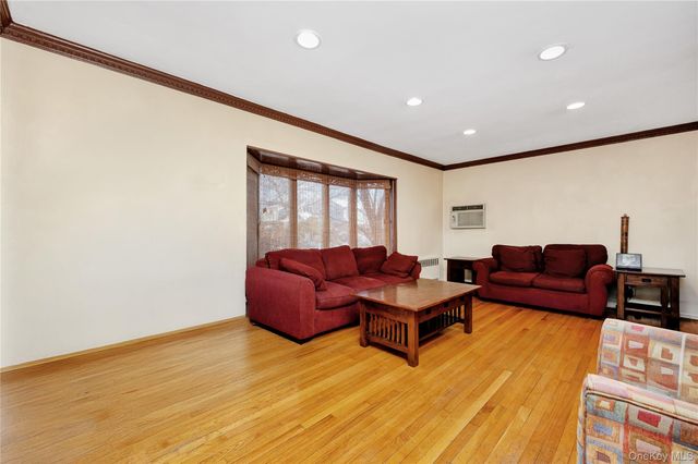 7042 173rd Street, Fresh Meadows, NY 11365