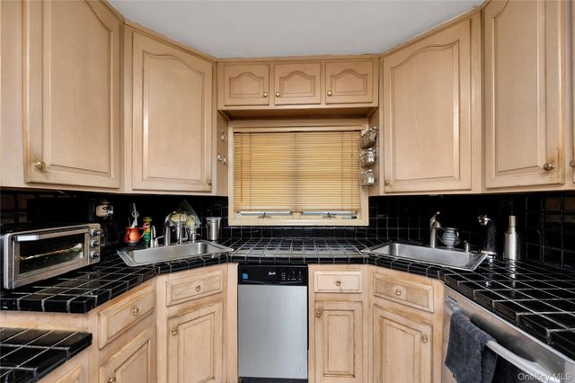 7042 173rd Street, Fresh Meadows, NY 11365