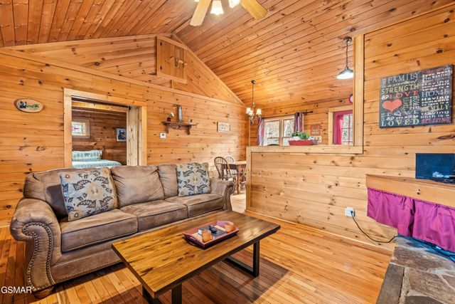 1716 Ridgecrest Drive, Sevierville, TN 37876
