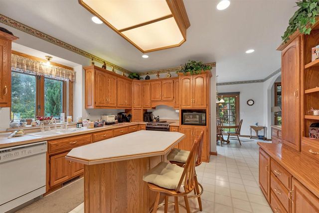 1471 PARKWAY DRIVE, Green Bay, WI 54304
