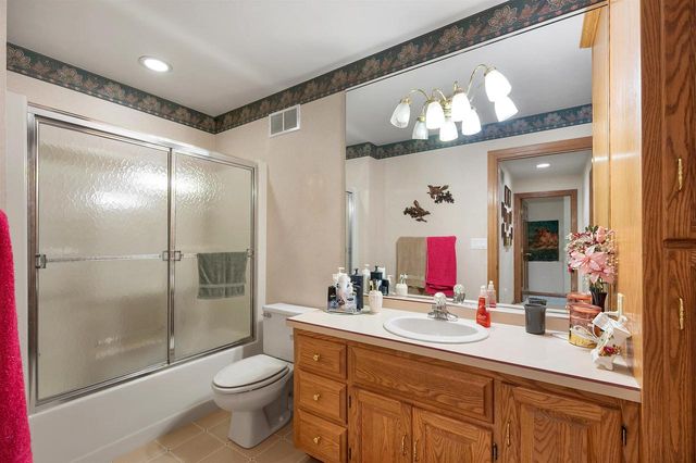 1471 PARKWAY DRIVE, Green Bay, WI 54304