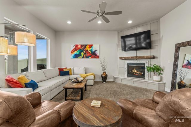 1112 E Wrightwood, Meridian, ID 83642