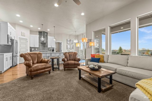 1112 E Wrightwood, Meridian, ID 83642