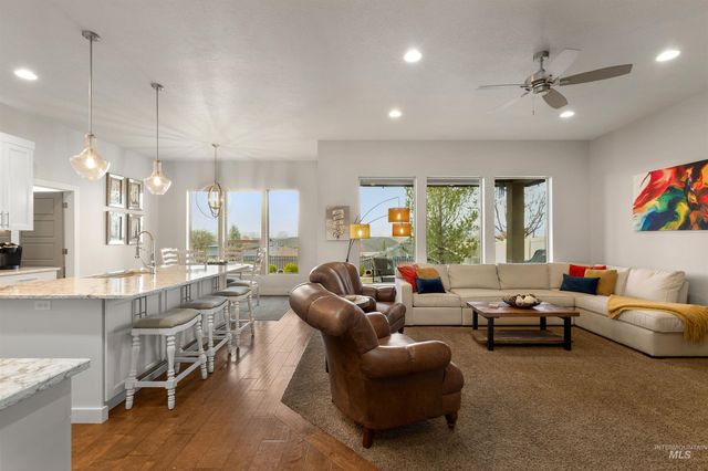 1112 E Wrightwood, Meridian, ID 83642