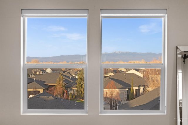 1112 E Wrightwood, Meridian, ID 83642