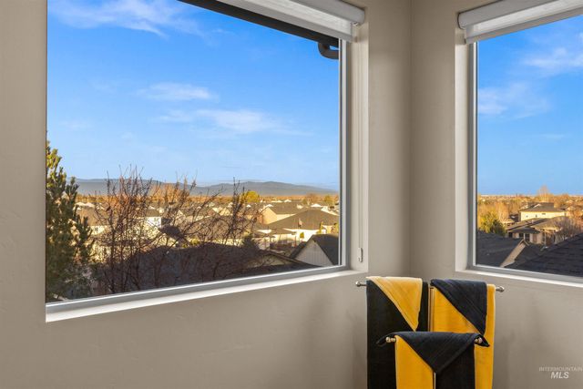 1112 E Wrightwood, Meridian, ID 83642