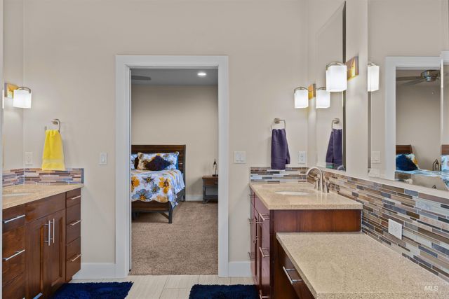 1112 E Wrightwood, Meridian, ID 83642