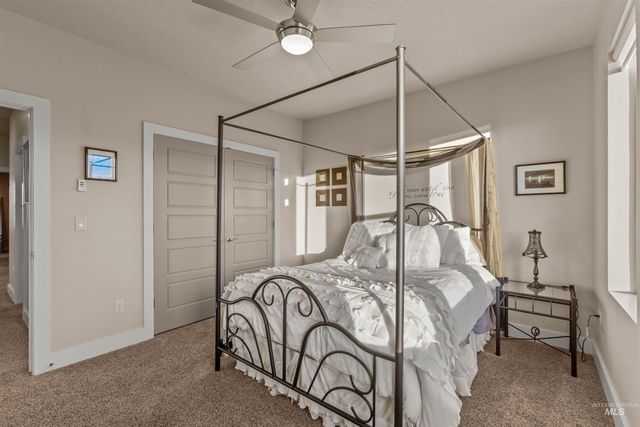 1112 E Wrightwood, Meridian, ID 83642