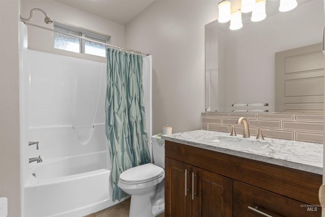 1112 E Wrightwood, Meridian, ID 83642