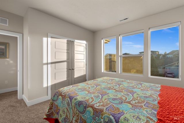 1112 E Wrightwood, Meridian, ID 83642