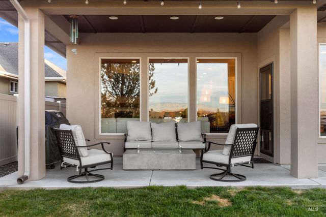 1112 E Wrightwood, Meridian, ID 83642