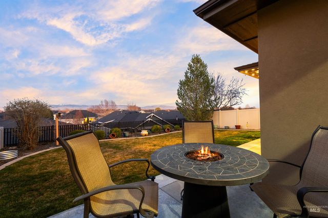 1112 E Wrightwood, Meridian, ID 83642