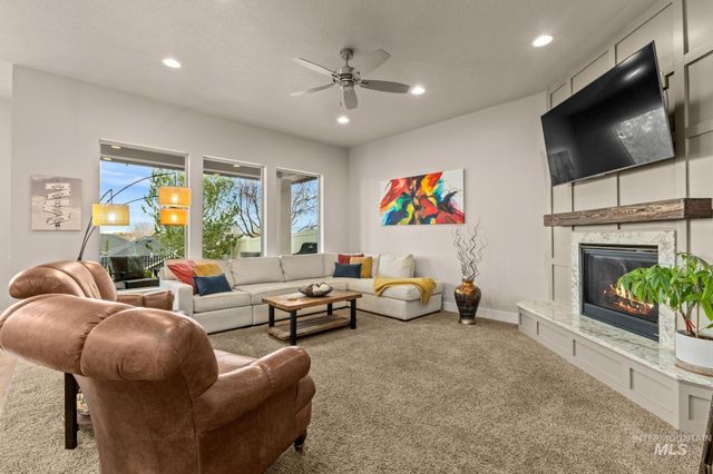 1112 E Wrightwood, Meridian, ID 83642