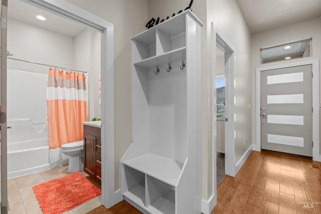 1112 E Wrightwood, Meridian, ID 83642