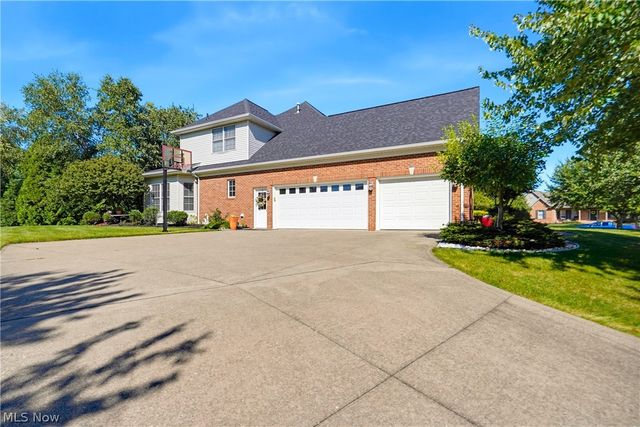 2918 Macduff Drive NW, North Canton, OH 44720