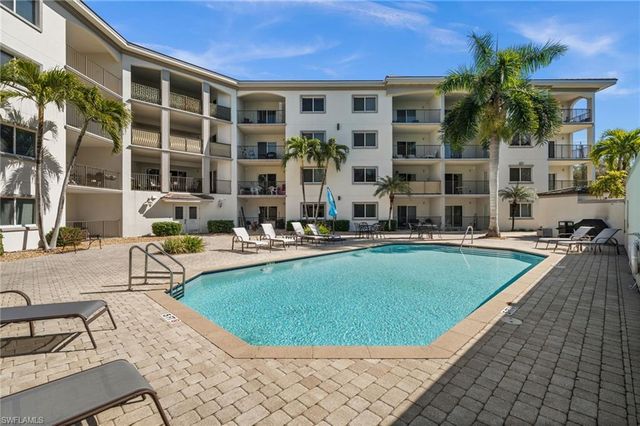 1100 Pine Ridge RD B103, Naples, FL 34108