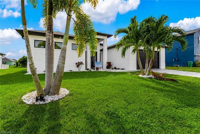 828 SW 28th ST, Cape Coral, FL 33914