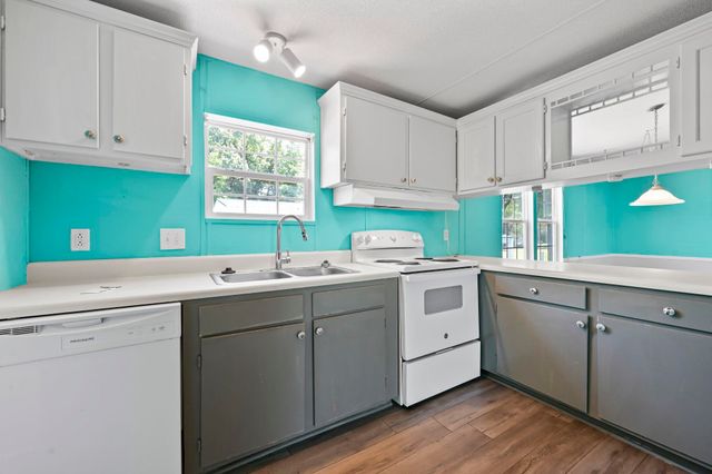 726 Oliver Dr., Murrells Inlet, SC 29576