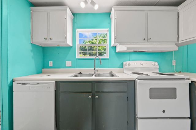 726 Oliver Dr., Murrells Inlet, SC 29576