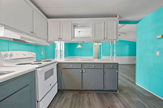 726 Oliver Dr., Murrells Inlet, SC 29576